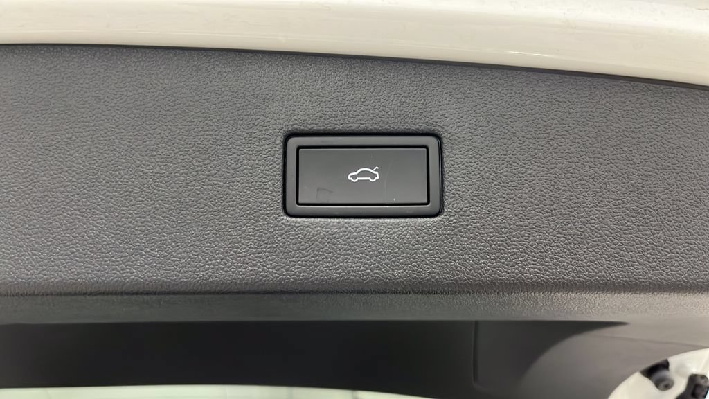 Used 2024 Volkswagen Tiguan SEL R-Line AWD/4WD image 29