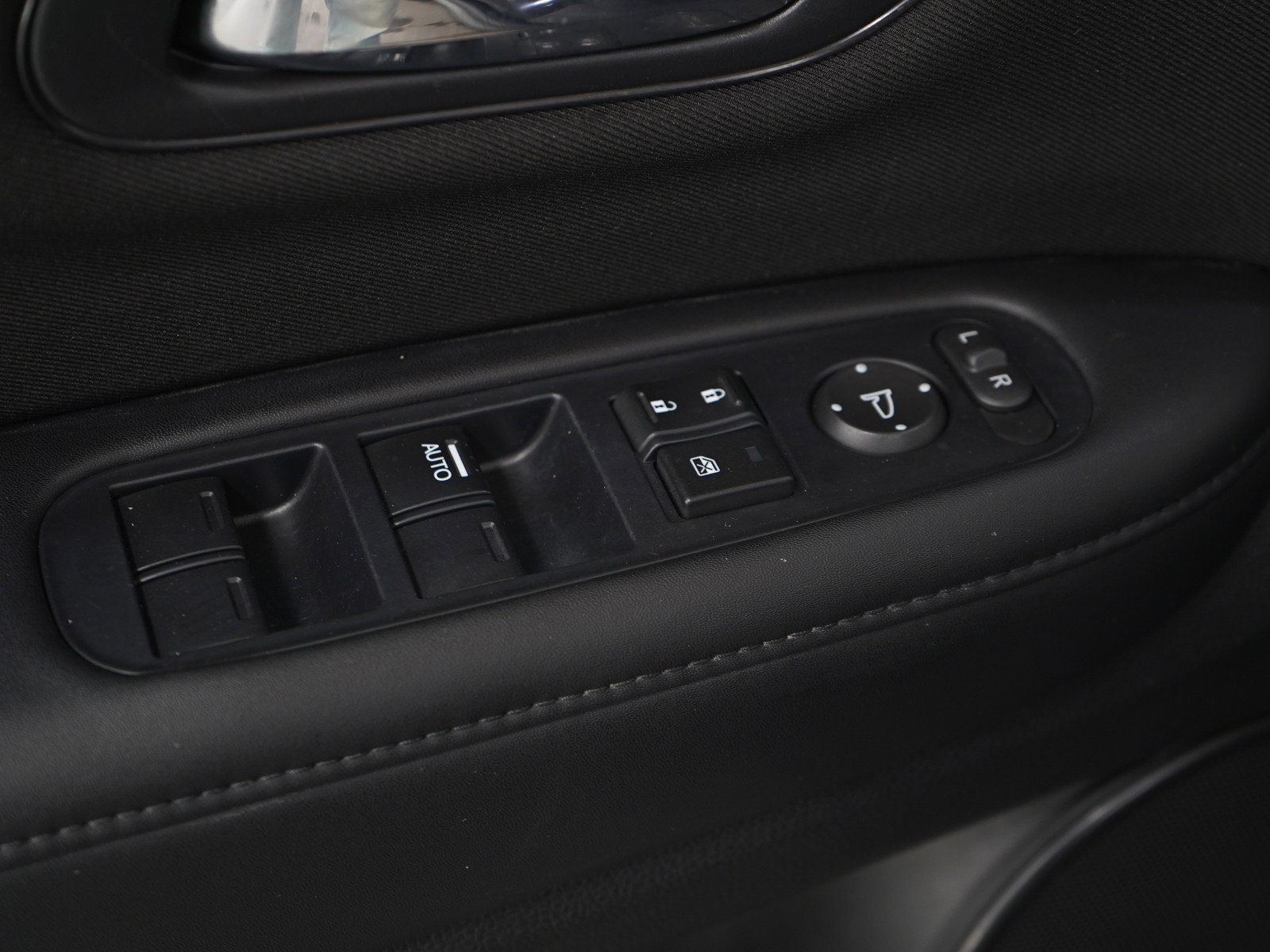 Used 2017 Honda HR-V LX image 20