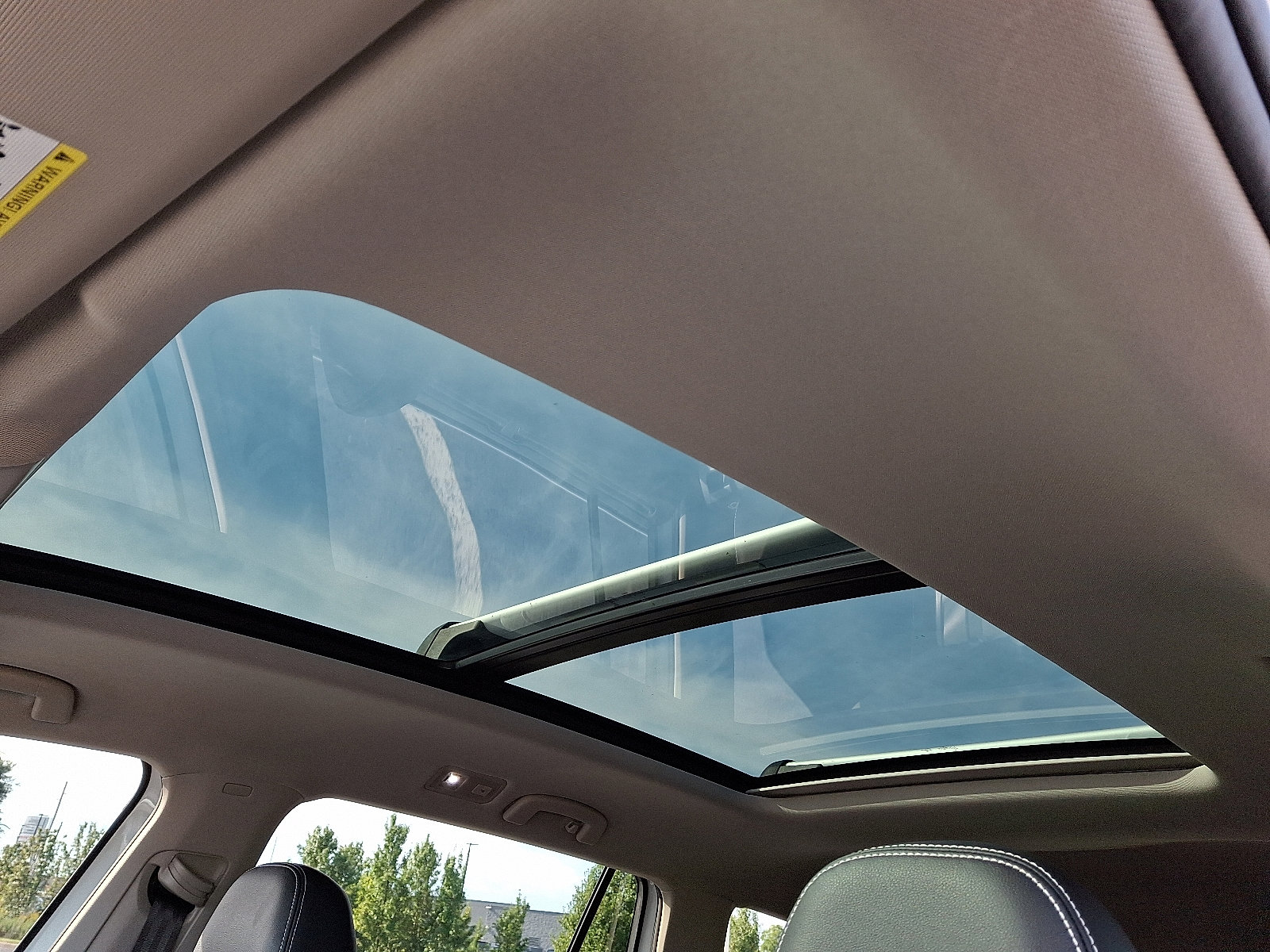 Used 2023 Volkswagen Atlas SE w/ Panoramic Sunroof Package image 14