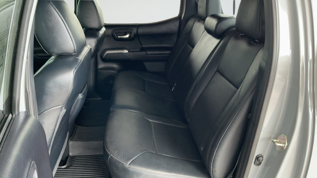 Used 2020 Toyota Tacoma Limited AWD/4WD image 21