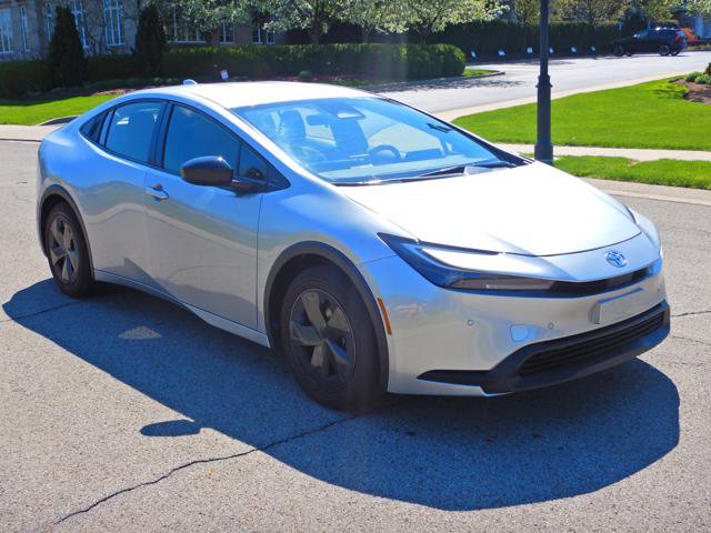 Used 2024 Toyota Prius LE image 3