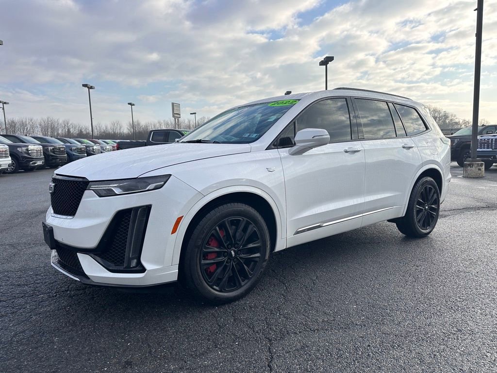 Used 2022 Cadillac XT6 Sport image 2