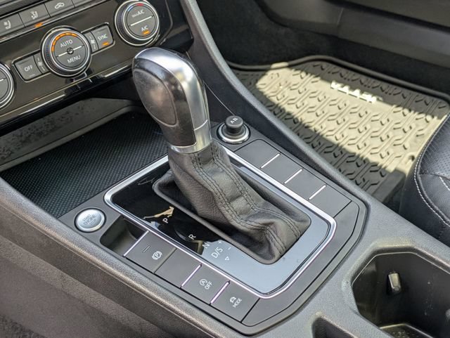 Used 2019 Volkswagen Jetta SEL Premium FWD image 22