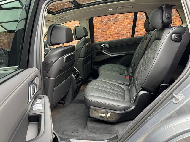 Used 2026 BMW X7 xDrive40i AWD/4WD image 23