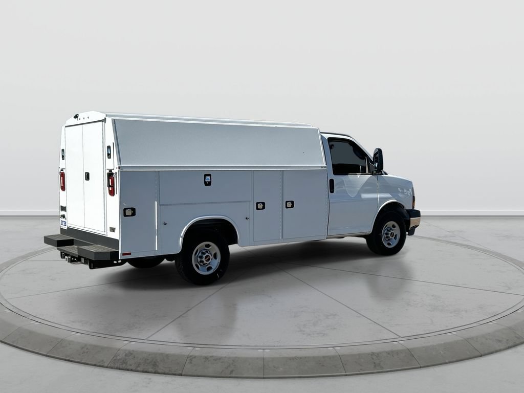 New 2025 GMC Savana 3500 w/ Power Convenience Package RWD image 8