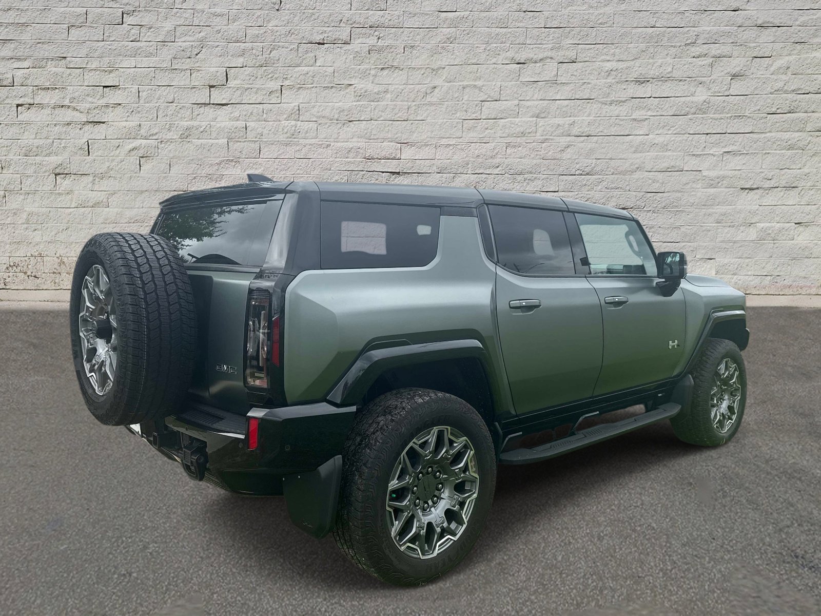Used 2024 GMC Hummer EV 3X w/ LPO, Illumination Package AWD/4WD image 5