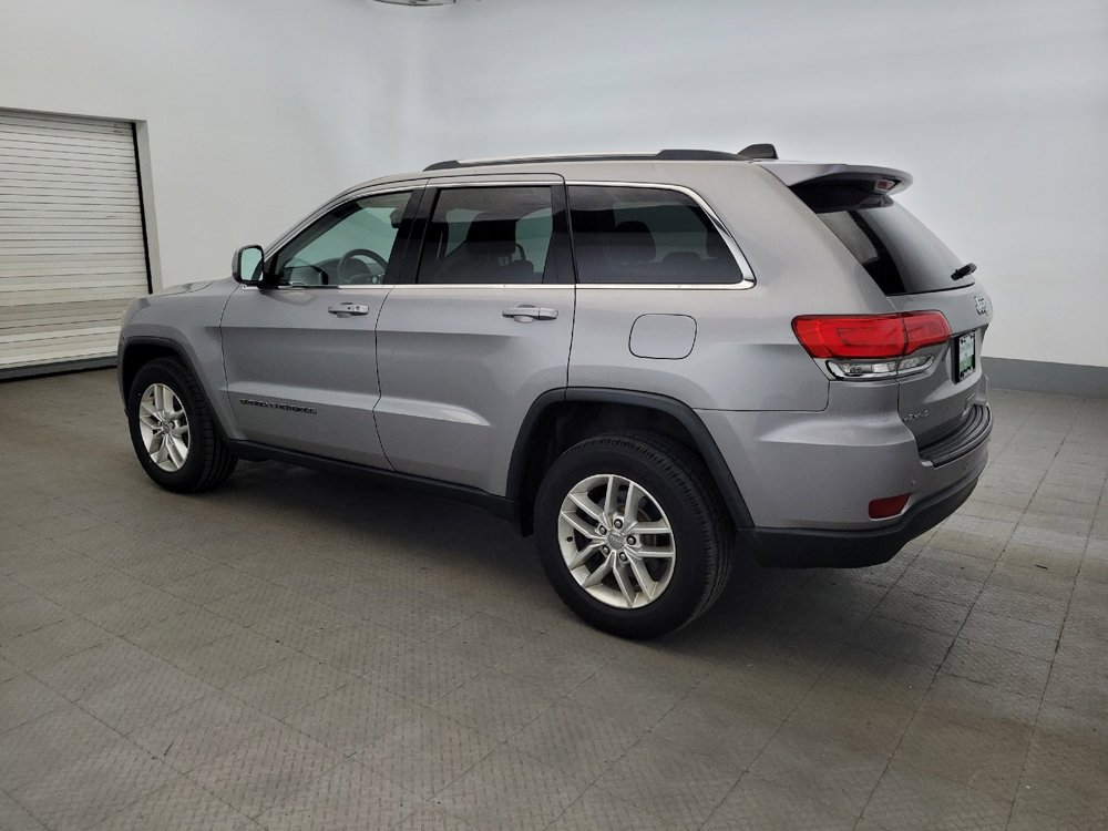 Used 2017 Jeep Grand Cherokee Laredo w/ Quick Order Package 23E AWD/4WD image 3