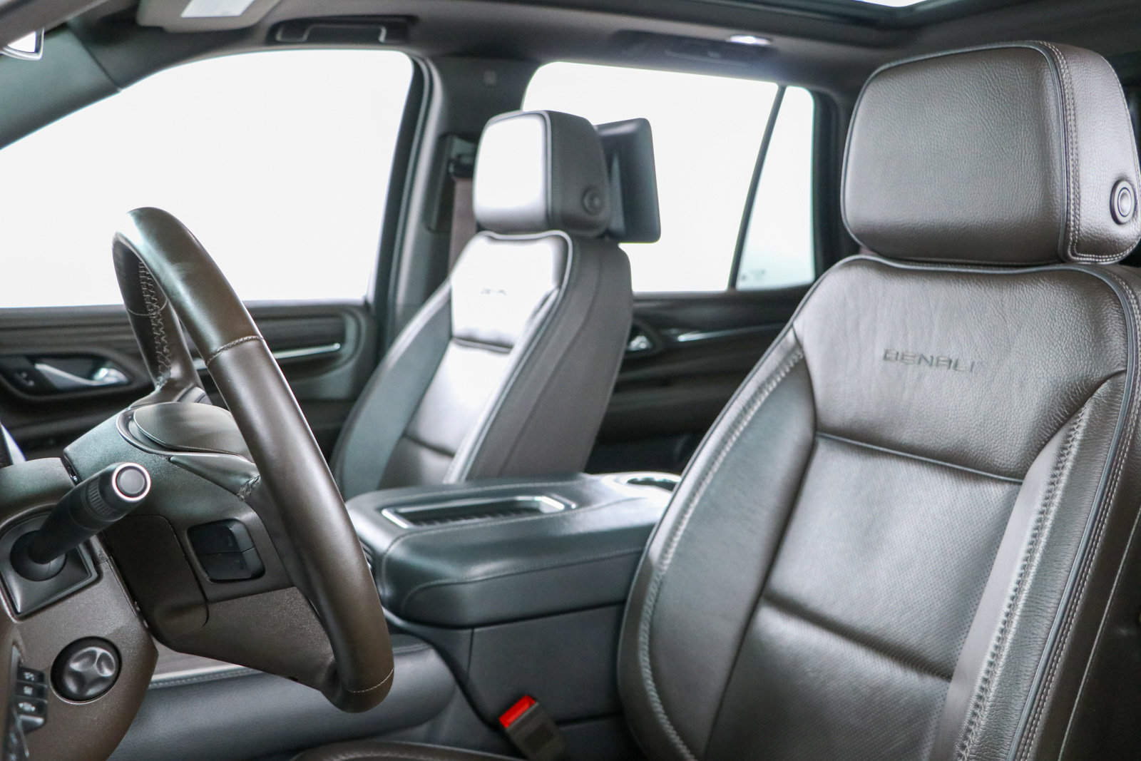 Used 2023 GMC Yukon Denali AWD/4WD image 28