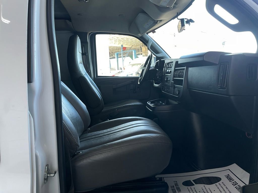 Used 2023 GMC Savana 2500 Extended w/ Driver Convenience Package image 16