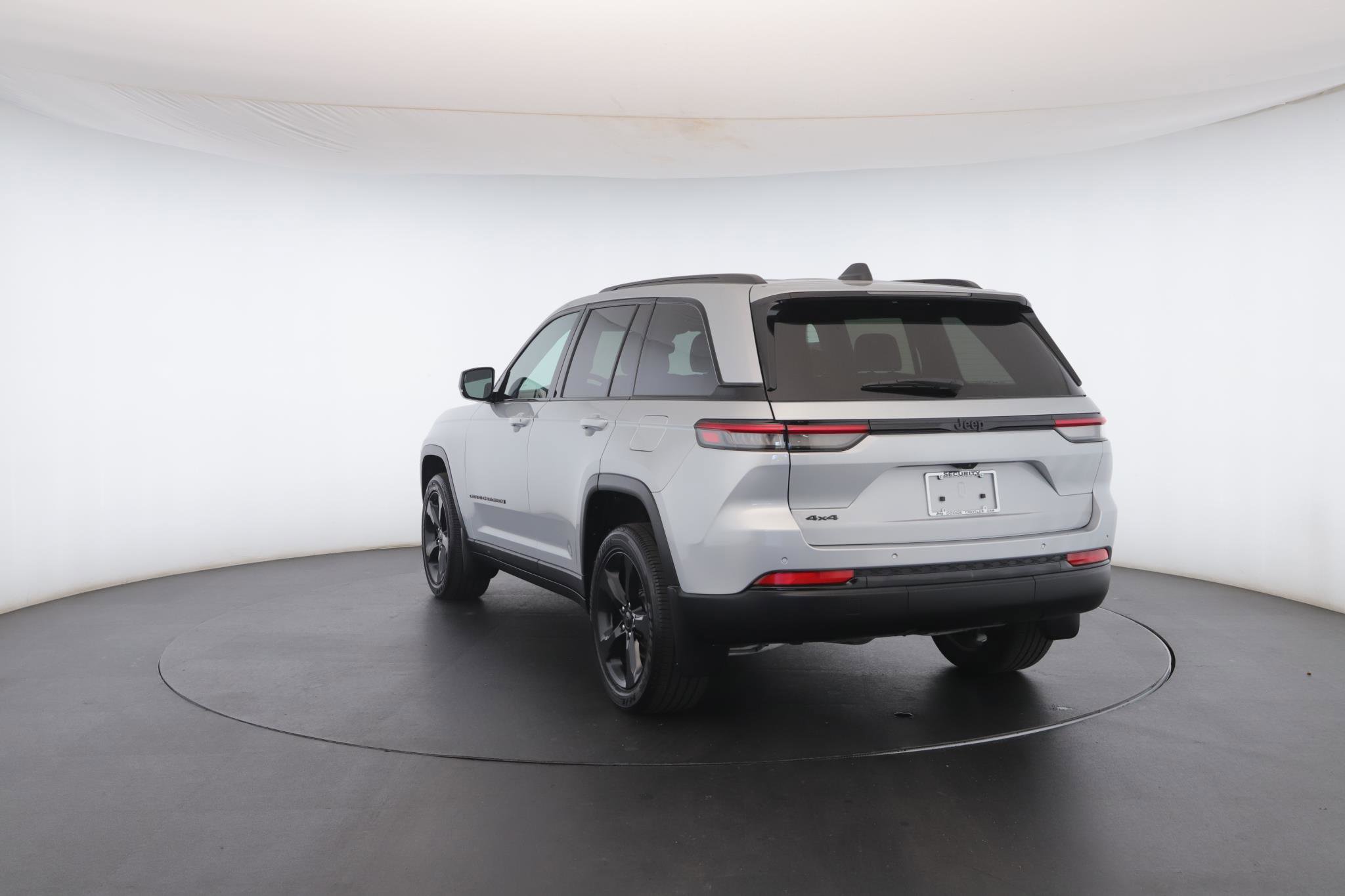 Used 2024 Jeep Grand Cherokee Altitude image 24