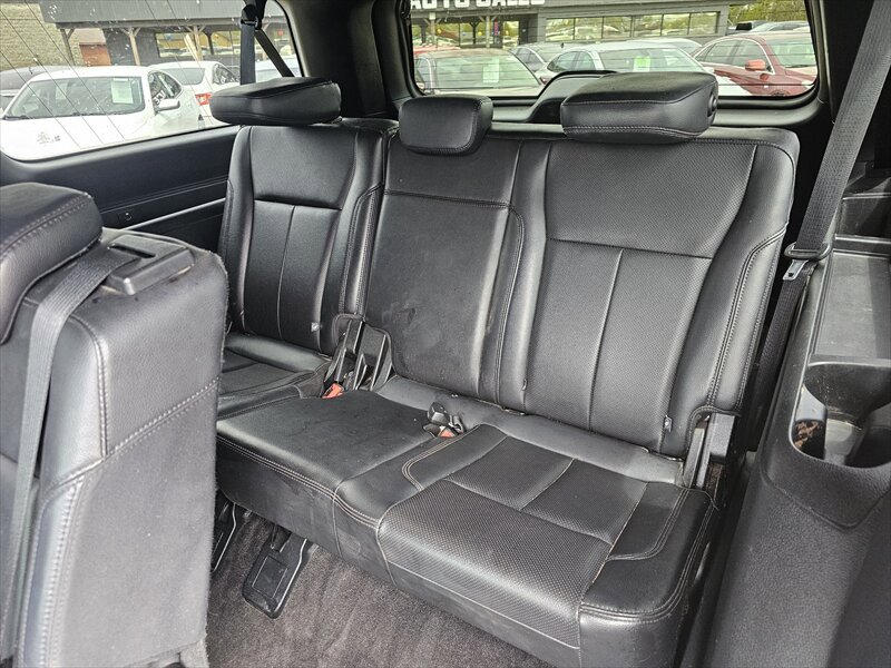 Used 2018 Ford Expedition Max XLT w/ Equipment Group 202A AWD/4WD image 22
