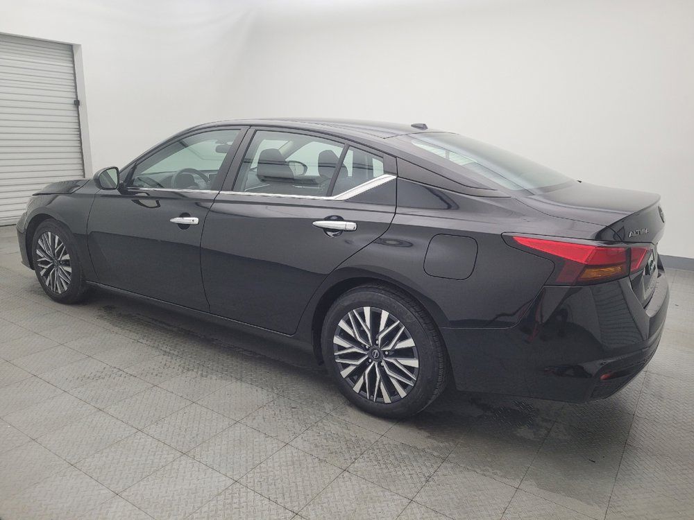Used 2023 Nissan Altima 2.5 SV image 3