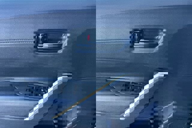 Certified 2023 Toyota Corolla Cross LE w/ Moonroof Package image 14