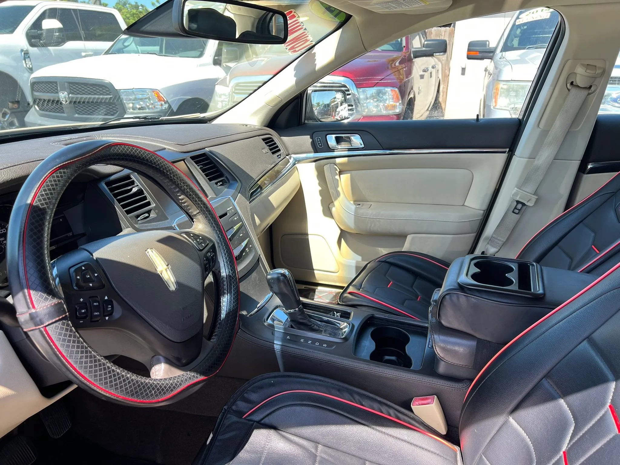 Used 2014 Lincoln MKS FWD image 9