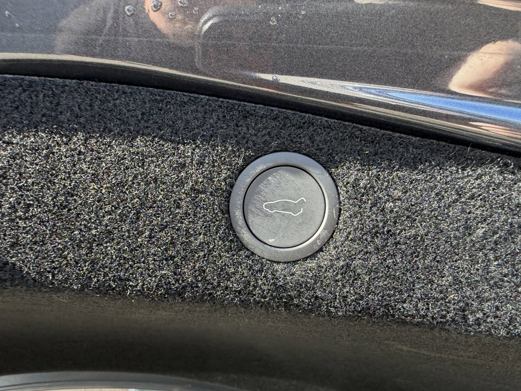 Used 2024 Tesla Model 3 image 40