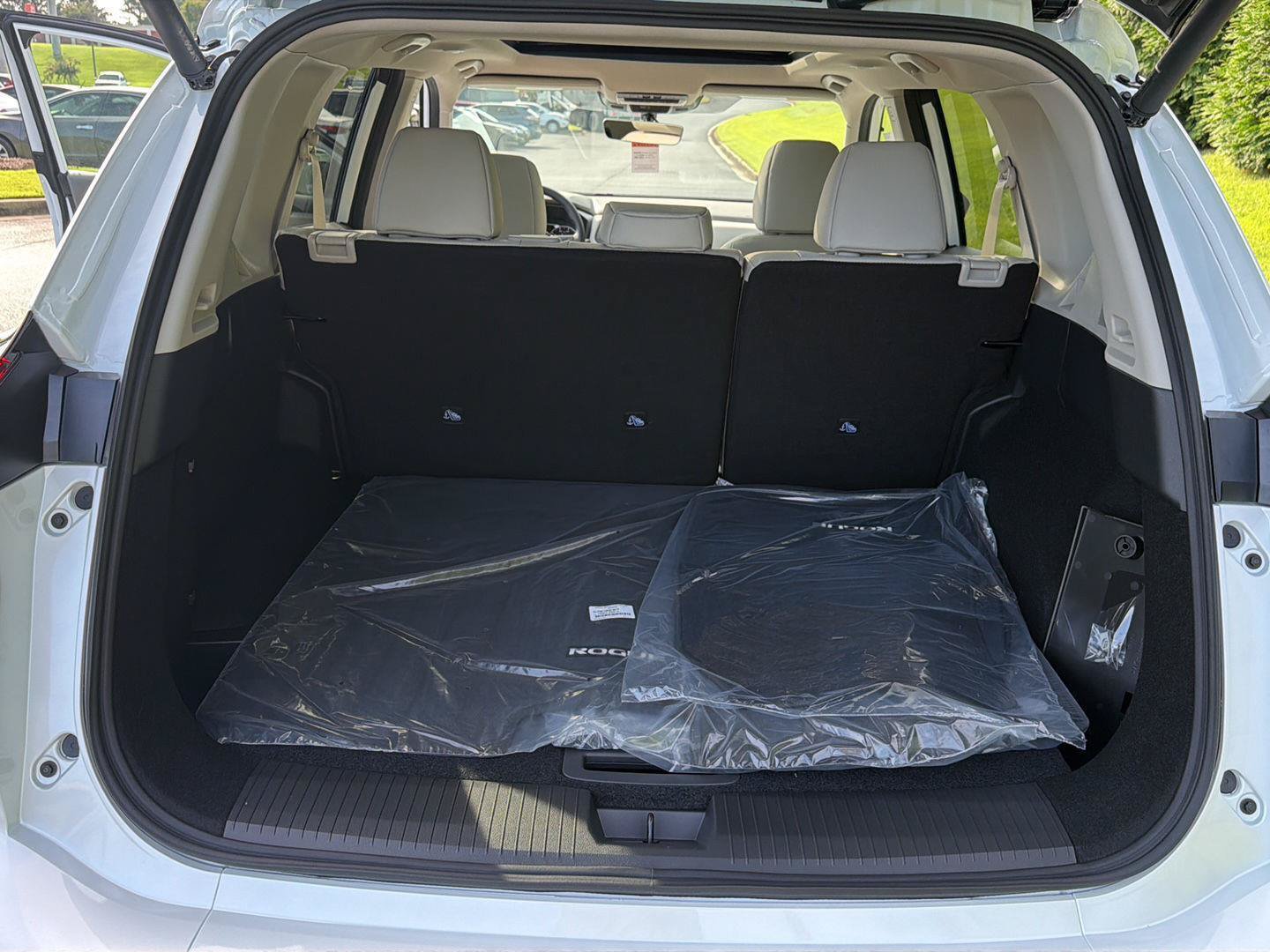 New 2026 Nissan Rogue Dark Armor FWD image 33