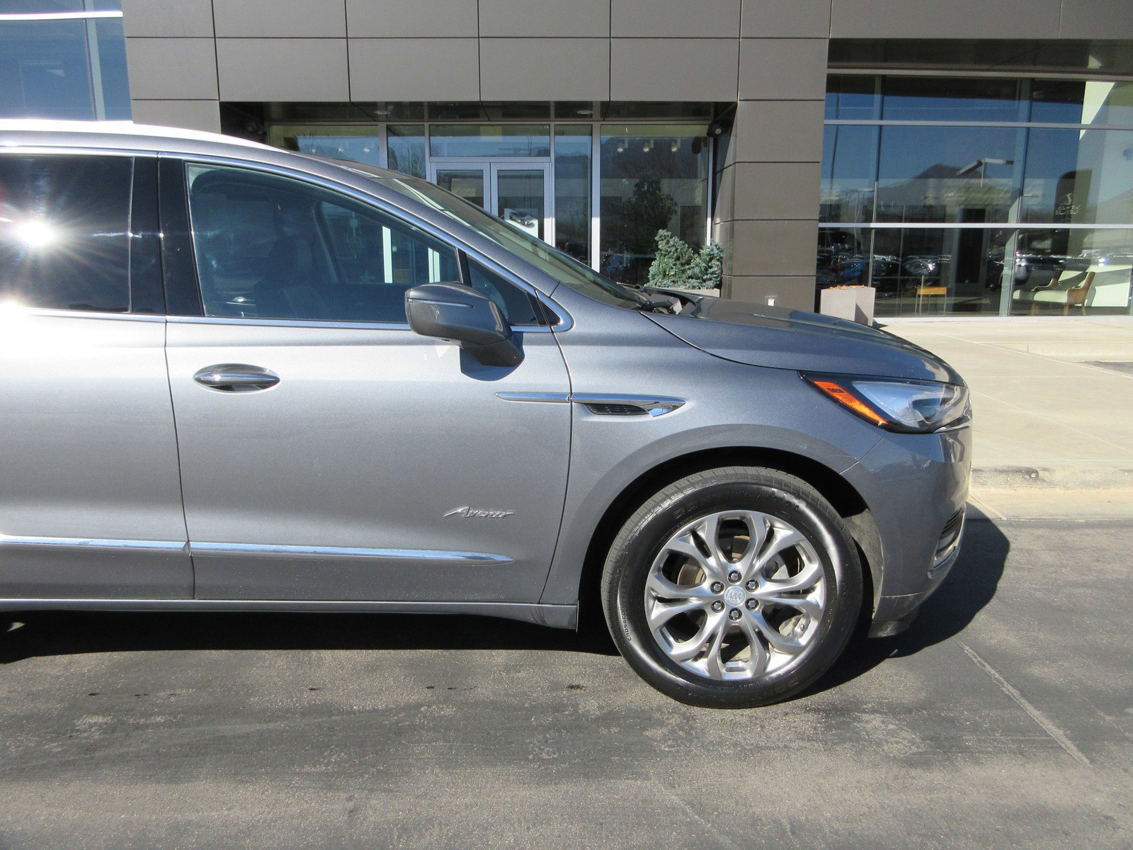 Used 2020 Buick Enclave Avenir w/ Avenir Technology Package image 13