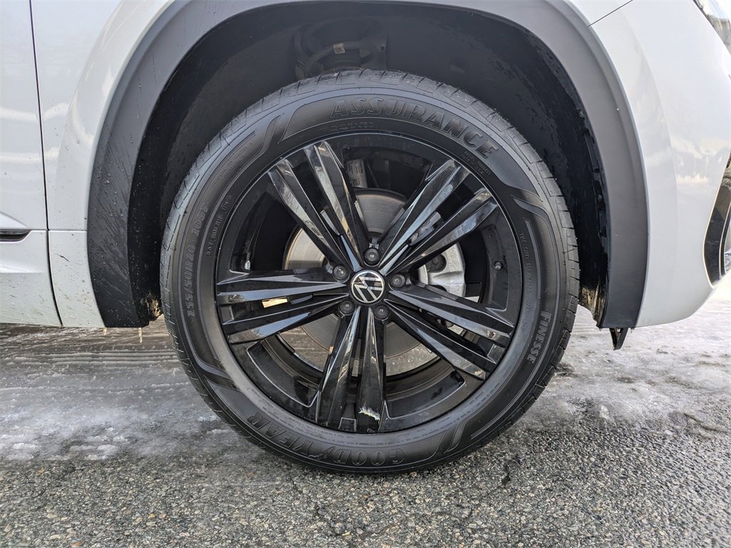 Certified 2023 Volkswagen Atlas SEL R-Line image 11
