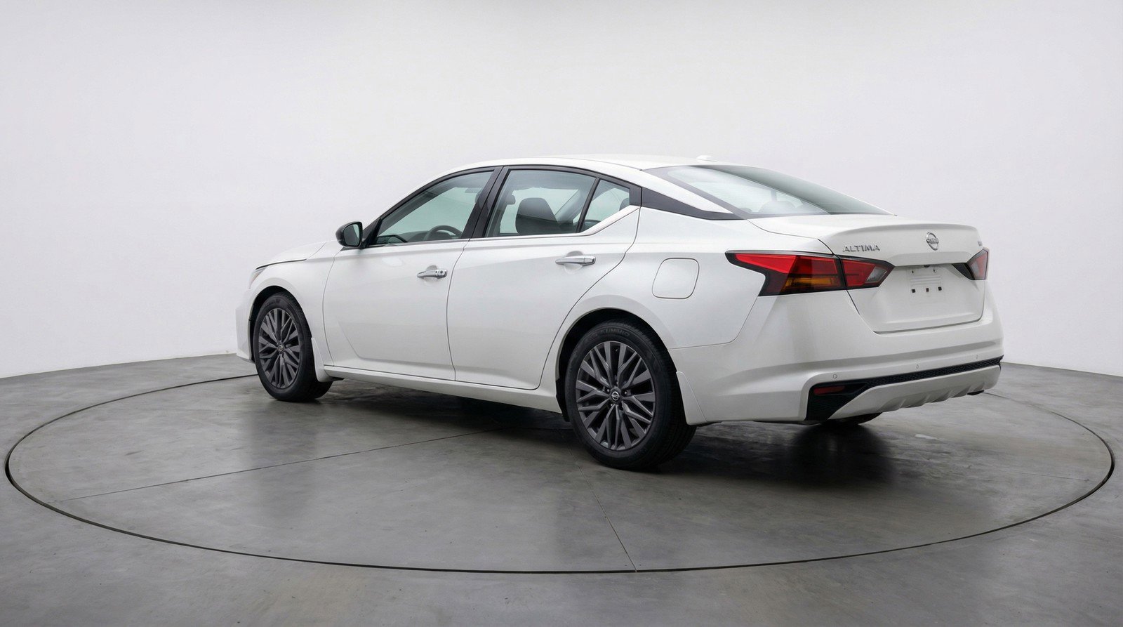 Used 2025 Nissan Altima 2.5 SV image 6