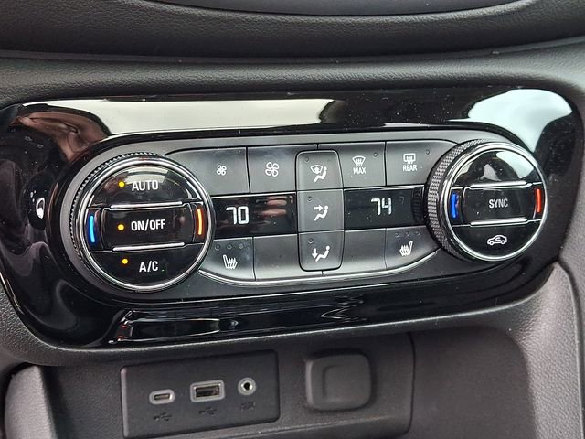 Used 2023 Buick Encore GX Essence w/ Experience Buick Package FWD image 16