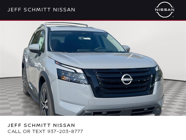 New 2025 Nissan Pathfinder Platinum w/ Black Appearance Package