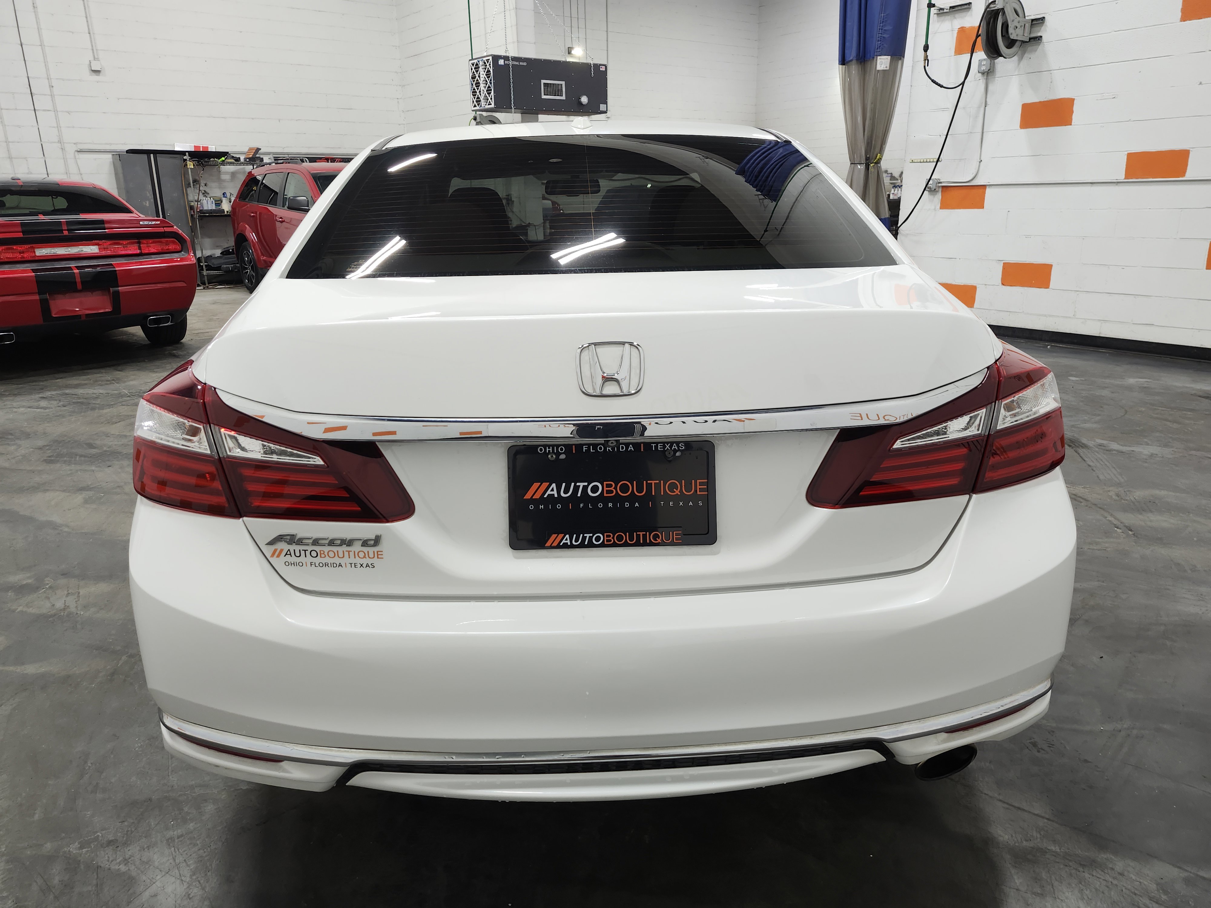 Used 2017 Honda Accord EX-L image 16