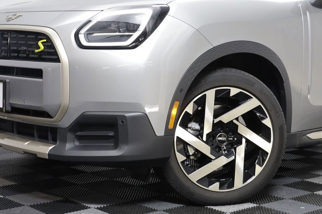 Used 2025 MINI Cooper Countryman SE w/ Comfort Package Max AWD/4WD image 3