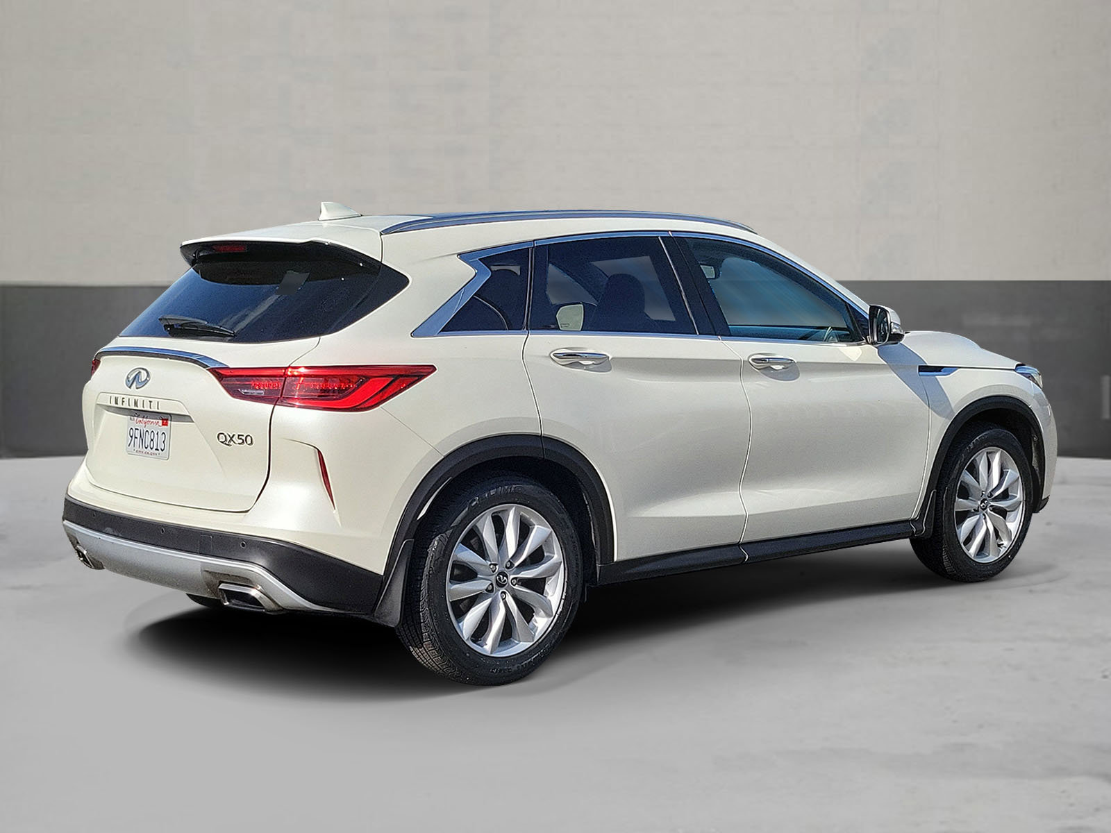 Used 2019 INFINITI QX50 Essential w/ Cargo Package FWD image 2