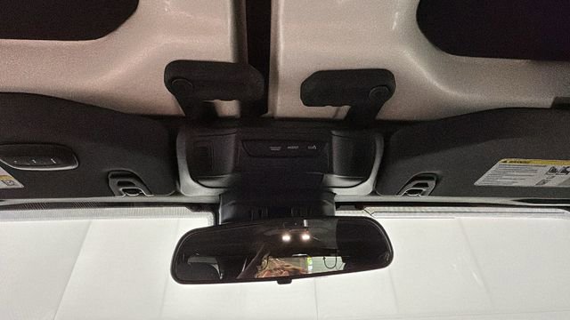 Used 2024 Jeep Wrangler Unlimited w/ Convenience Group AWD/4WD image 27