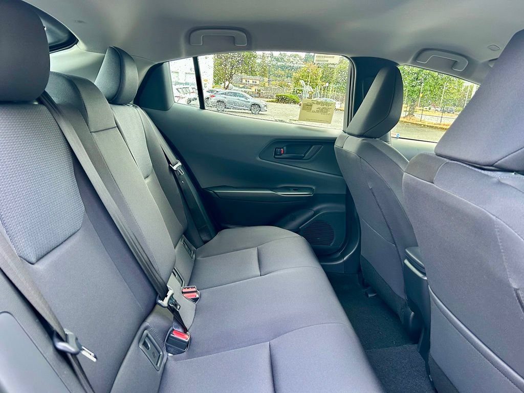 New 2027 Toyota Prius LE FWD image 14