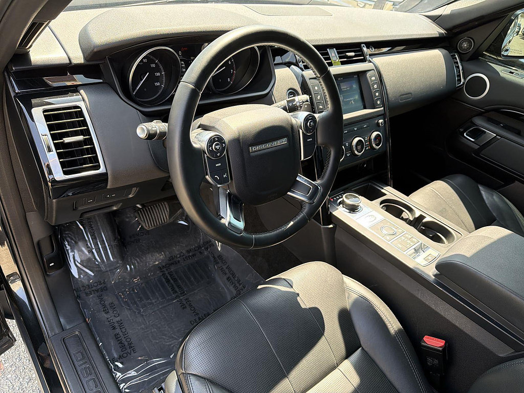 Used 2017 Land Rover Discovery SE AWD/4WD image 9