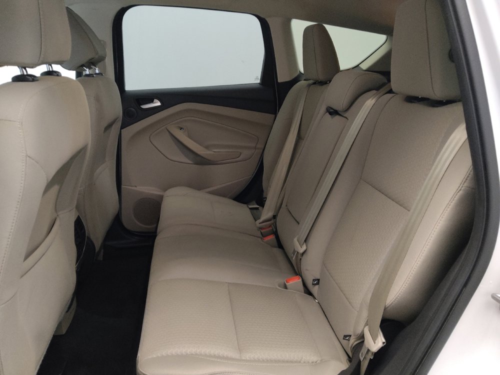 Used 2017 Ford Escape SE w/ Equipment Group 201A FWD image 18