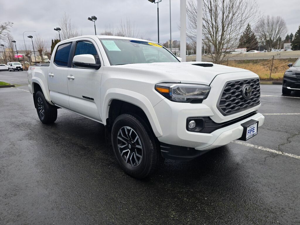 Used 2023 Toyota Tacoma TRD Sport w/ Black Out Package (TMS) image 8