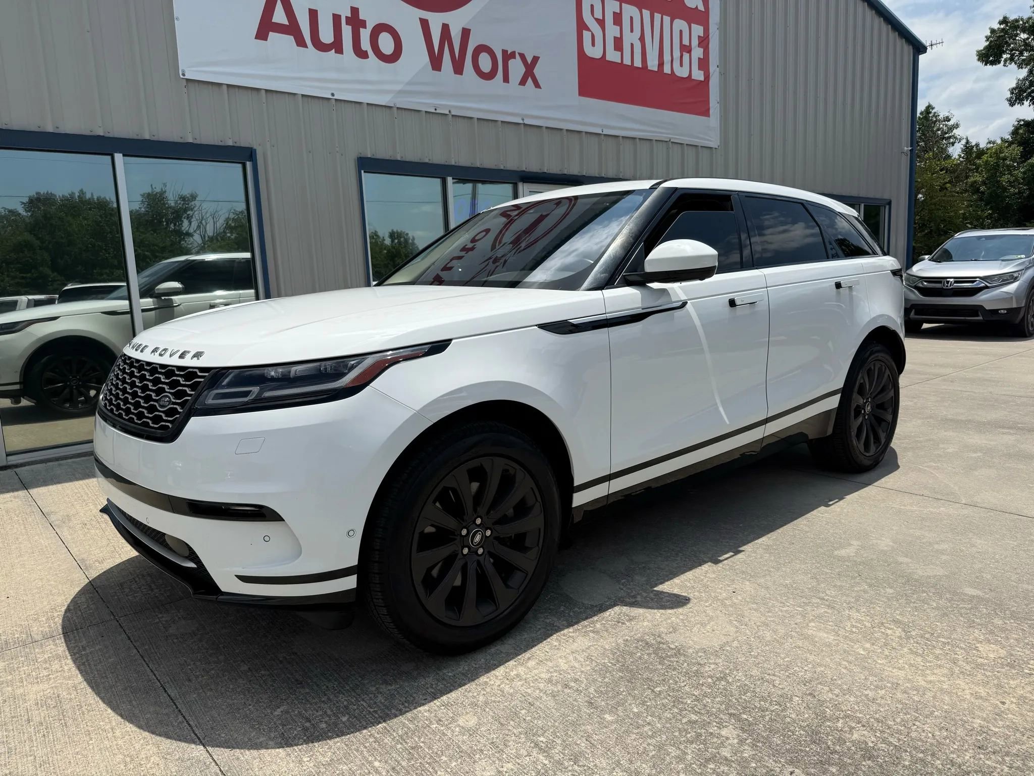 Used 2020 Land Rover Range Rover Velar S image 9