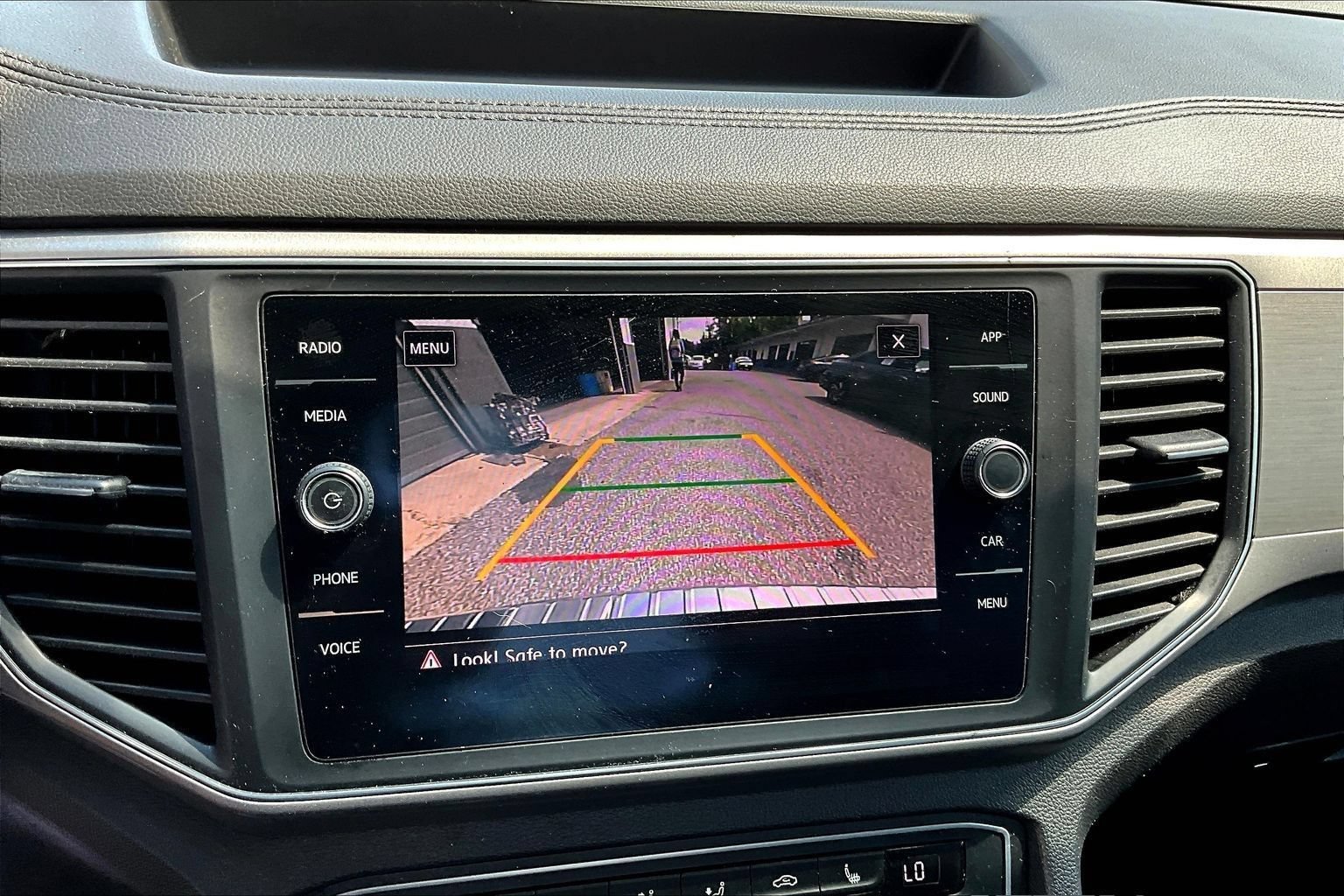 Used 2019 Volkswagen Atlas SE w/ Towing Package FWD image 10