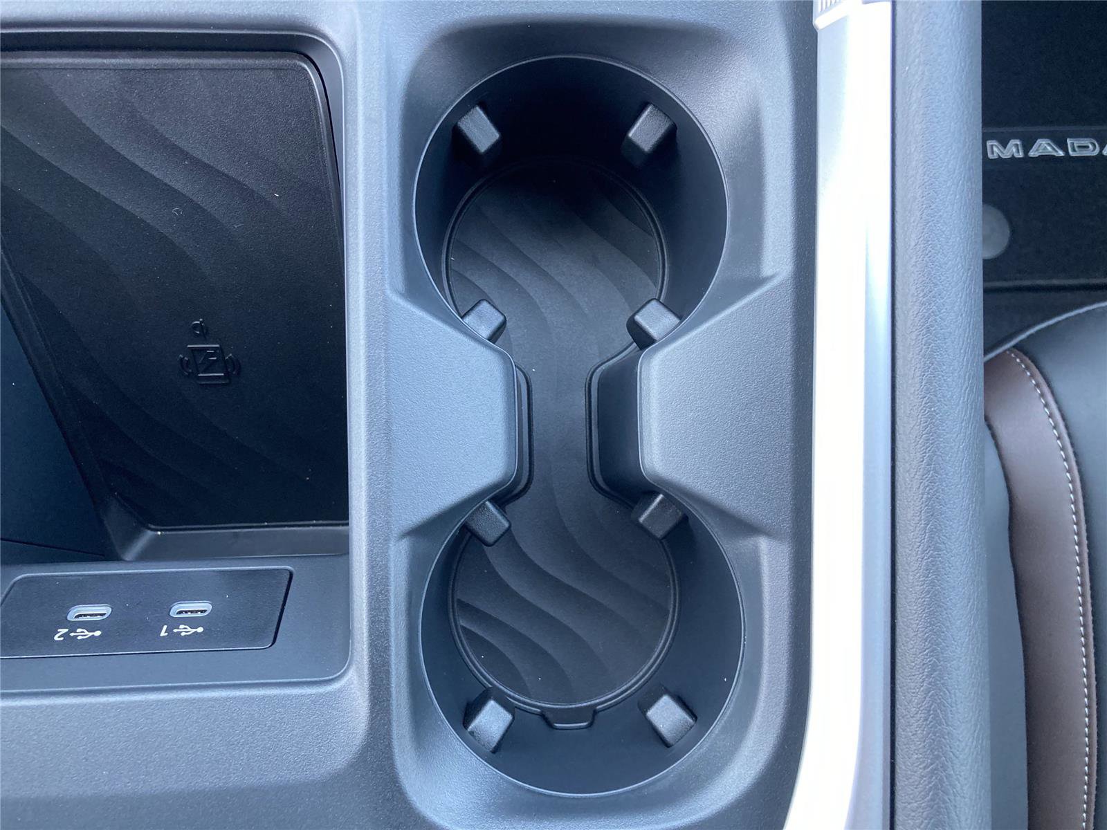 New 2025 Nissan Armada SL w/ Captain's Chari Seat Package image 17