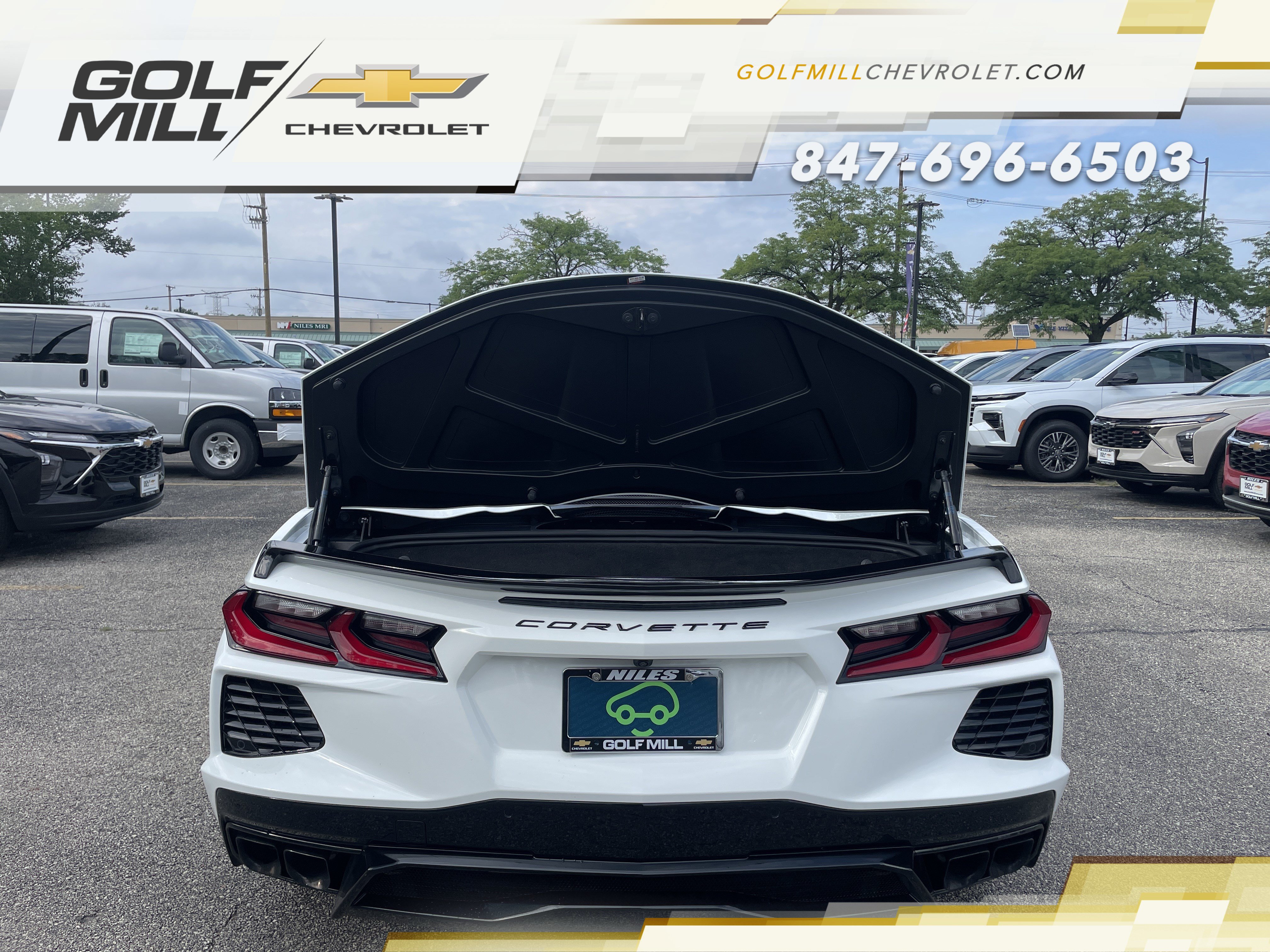 Used 2025 Chevrolet Corvette Stingray Preferred Conv w/ Stealth Interior Trim Package RWD image 12