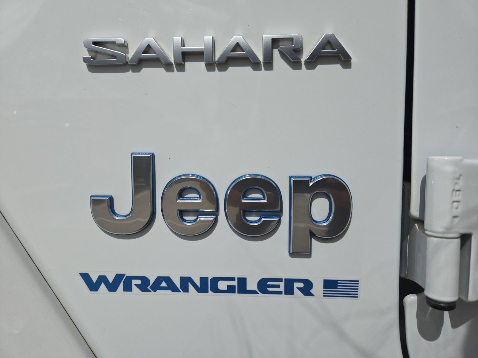 Used 2023 Jeep Wrangler Unlimited Sahara w/ Cold Weather Group AWD/4WD image 9