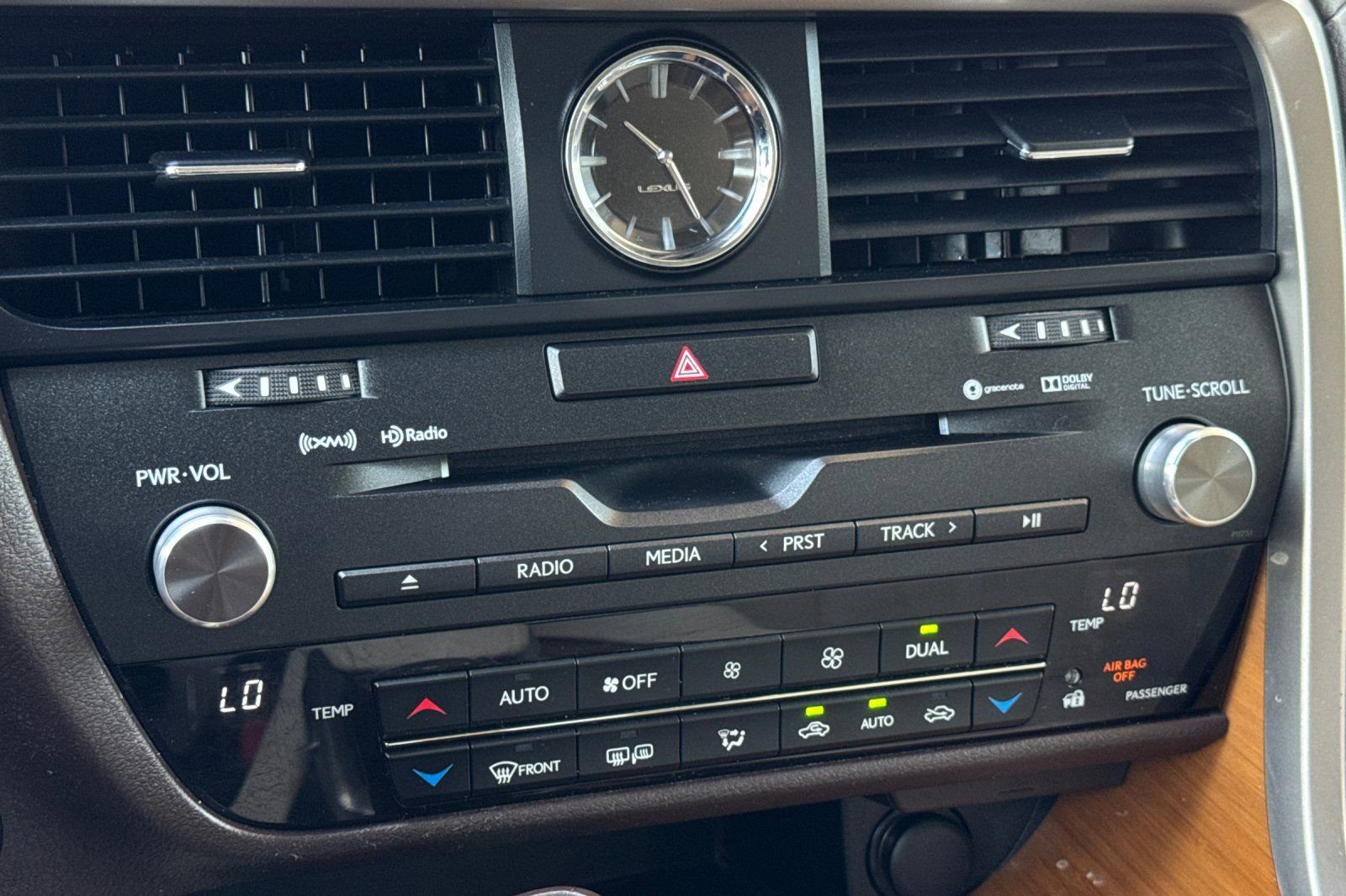 Used 2019 Lexus RX 450h AWD image 25