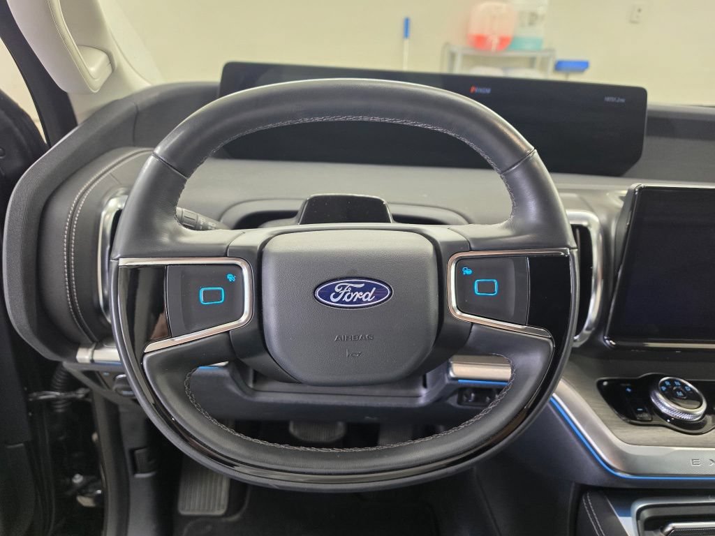 Used 2025 Ford Expedition Max Platinum AWD/4WD image 26