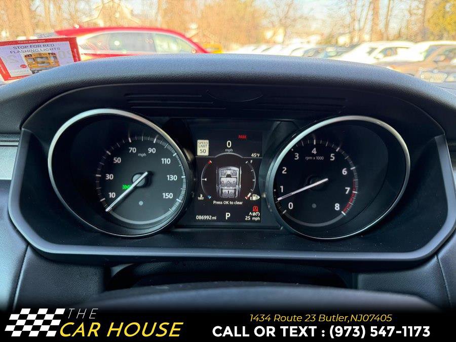 Used 2017 Land Rover Discovery First Edition image 32