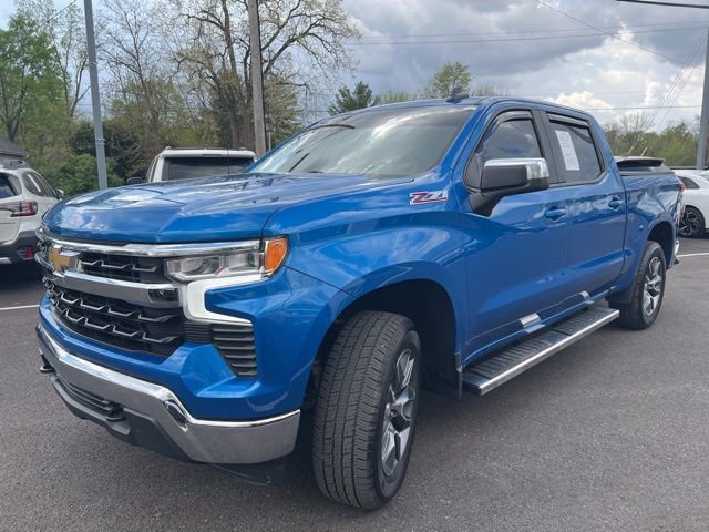 Used 2022 Chevrolet Silverado 1500 LT w/ Z71 Off-Road Package AWD/4WD image 32