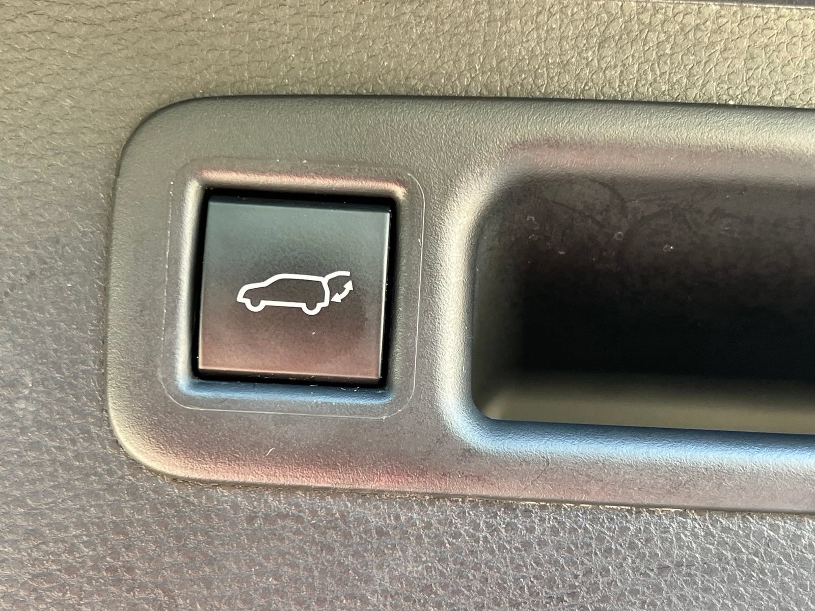 Used 2023 Toyota Highlander XLE FWD image 17