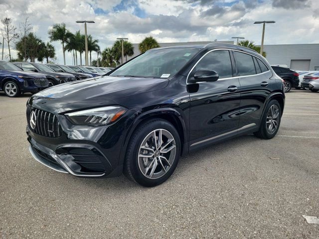 Used 2025 Mercedes-Benz GLA 35 AMG 4MATIC image 4