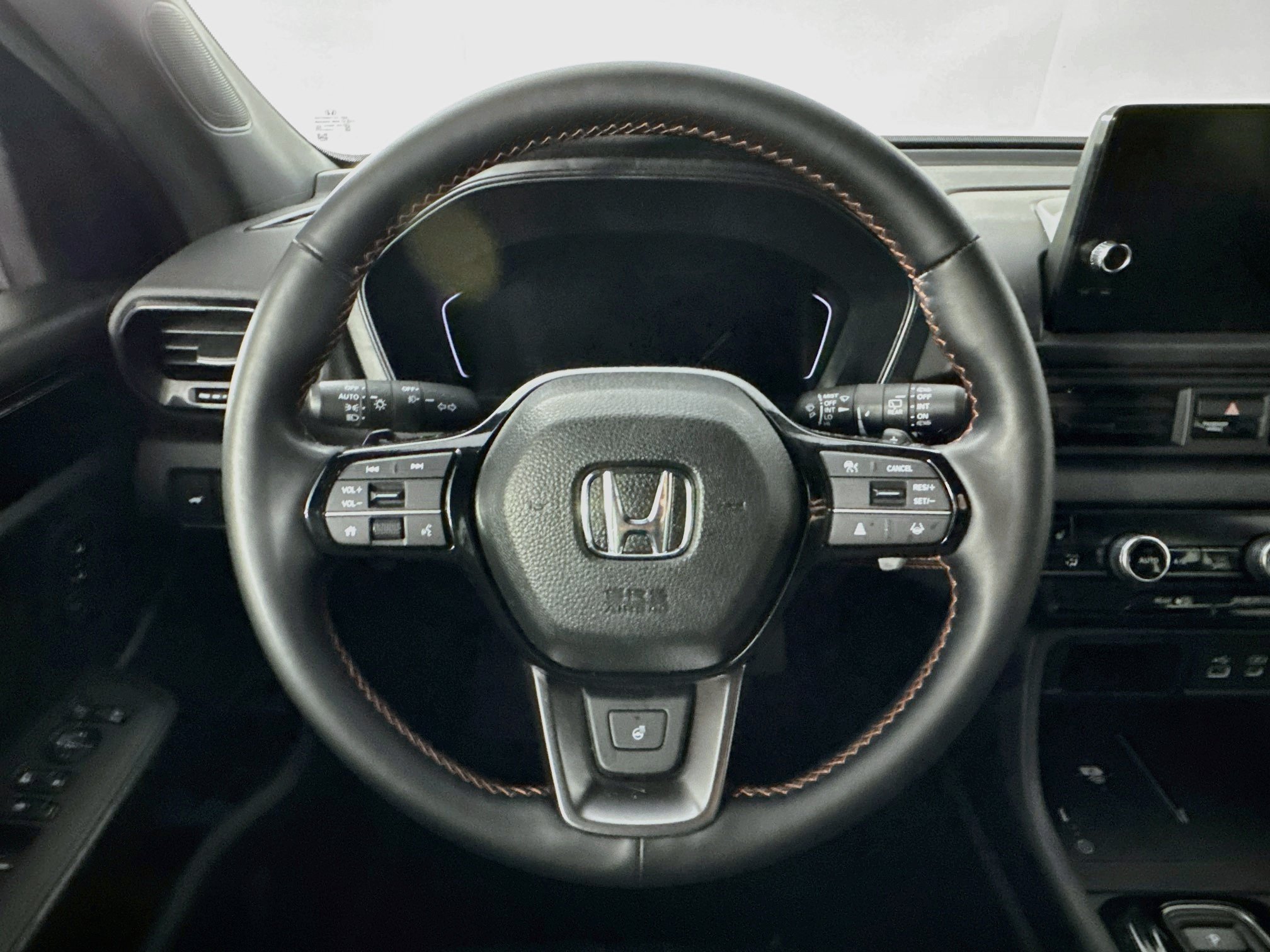Certified 2025 Honda Pilot TrailSport image 11