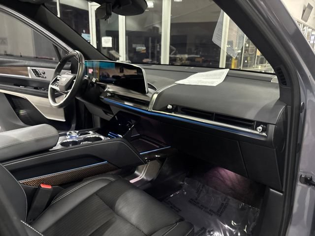Used 2026 Cadillac Vistiq Luxury AWD/4WD image 36