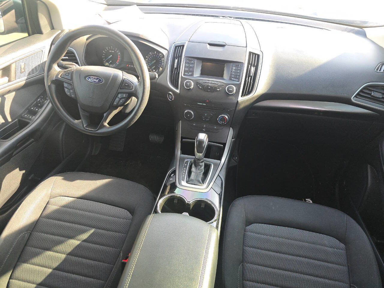 Used 2018 Ford Edge SE image 19