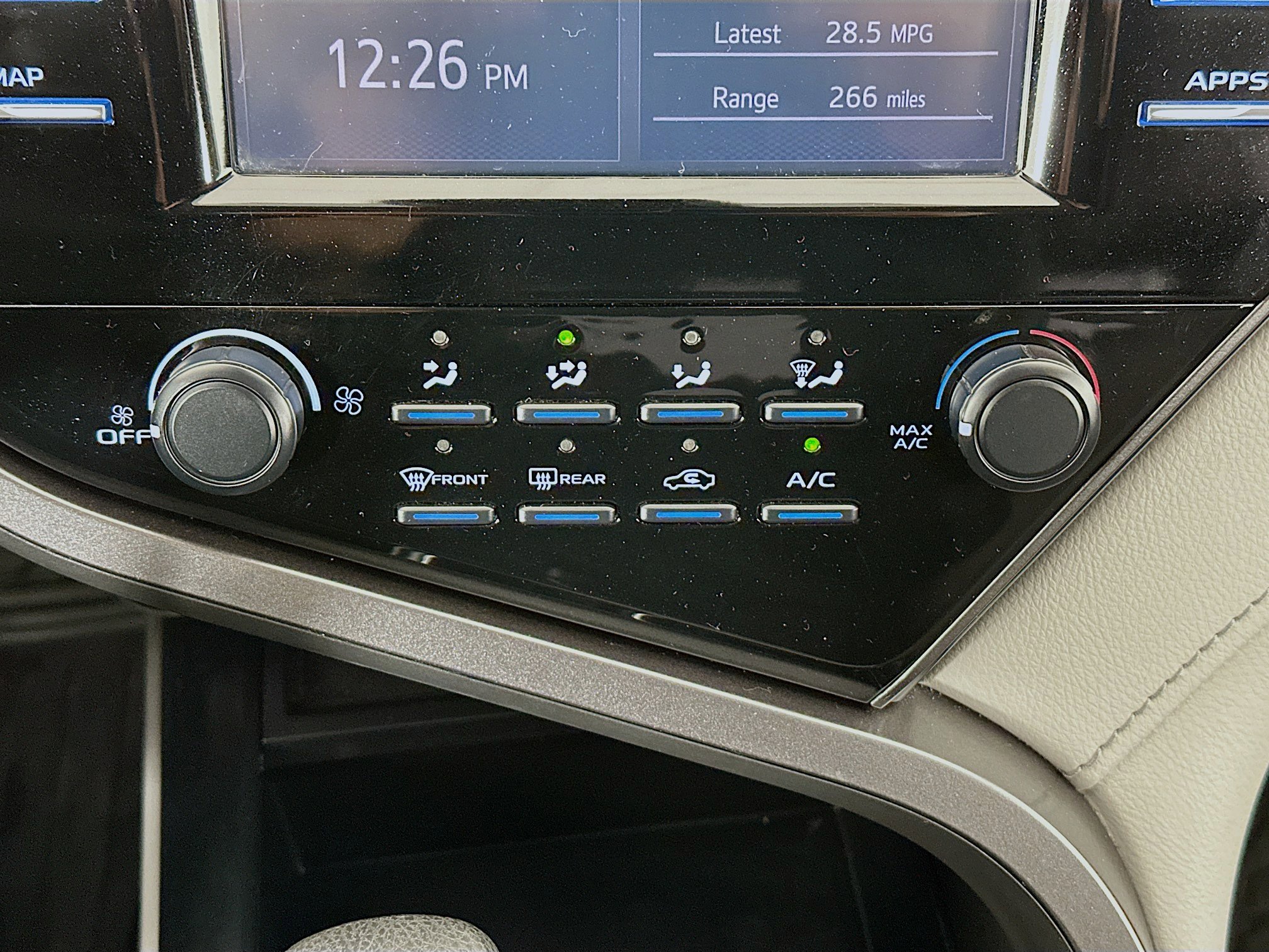 Used 2019 Toyota Camry LE image 22