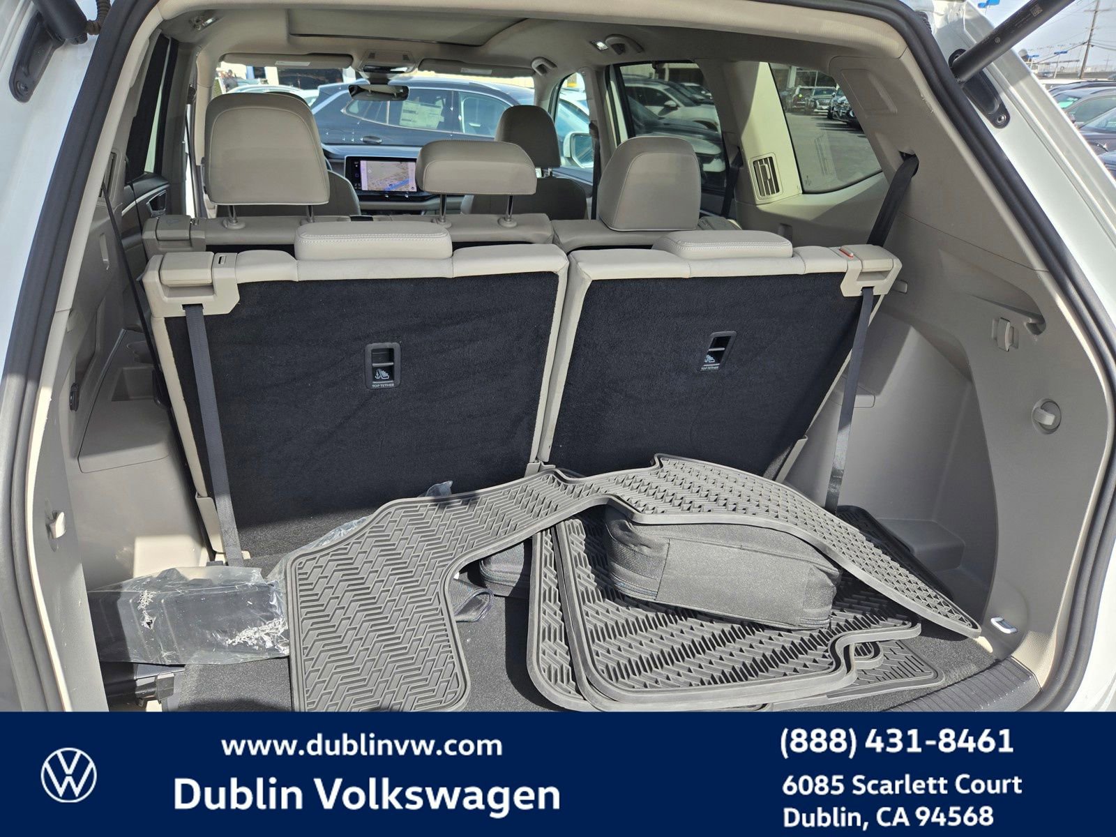 Certified 2024 Volkswagen Atlas SEL Premium R-Line image 25