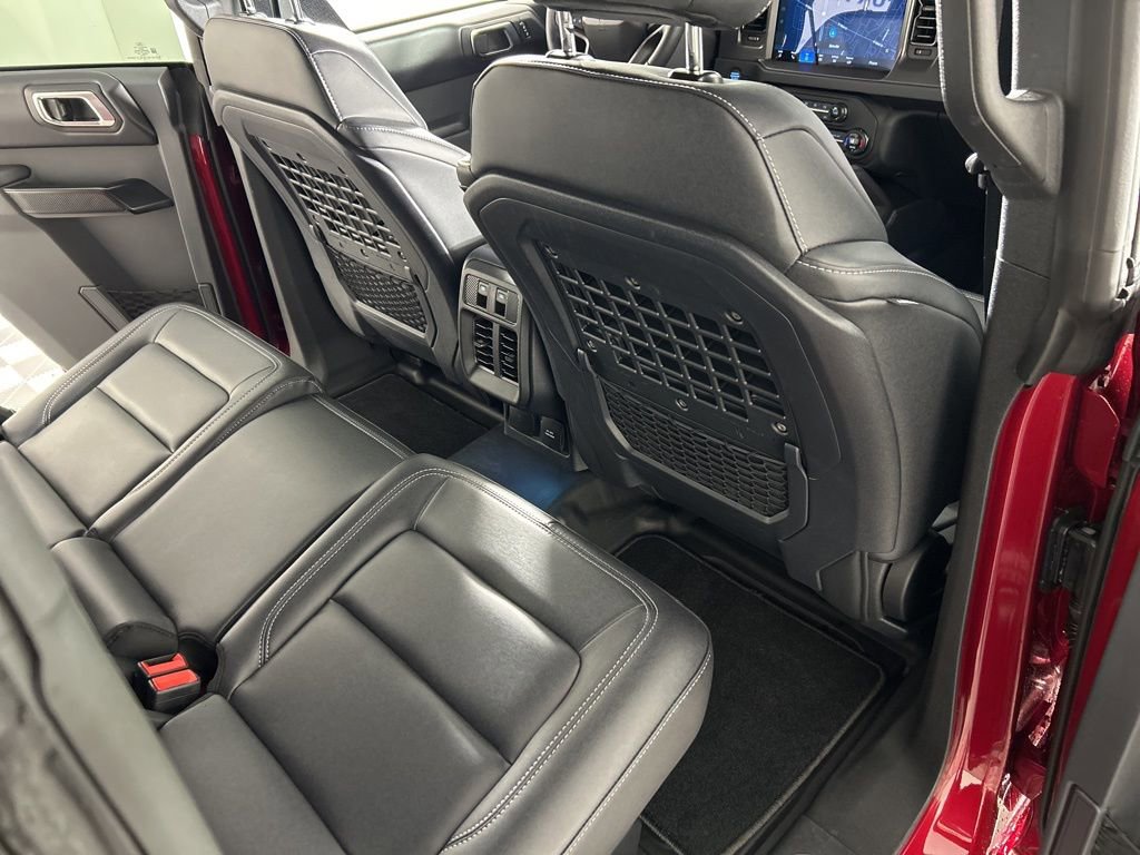Used 2025 Ford Bronco Badlands image 30